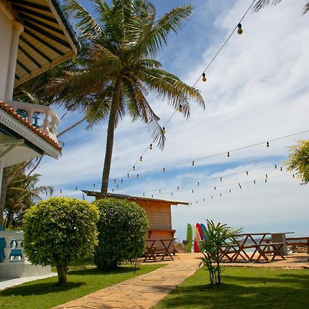 Alma Beach Hotel เวลิกามา ภายนอก รูปภาพ