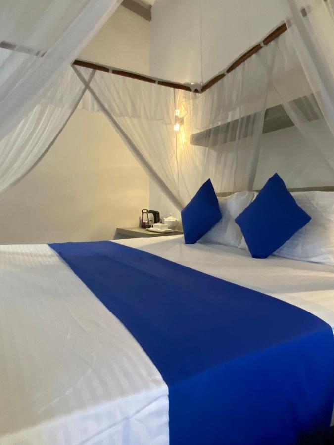 Alma Beach Hotel เวลิกามา ภายนอก รูปภาพ
