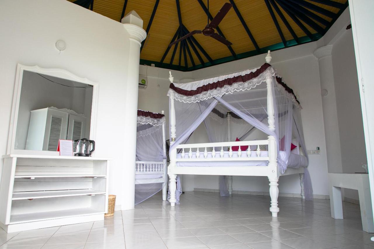 Alma Beach Hotel เวลิกามา ภายนอก รูปภาพ