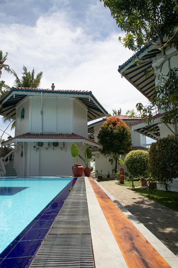 Alma Beach Hotel เวลิกามา ภายนอก รูปภาพ